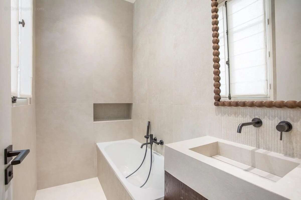 Paris XVI  Appartement 6/5 Pieces / bld Jules SANDEAU / Appartement d’Exception - photo 24