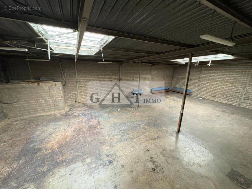 Commerce à SAVIGNY-LE-TEMPLE