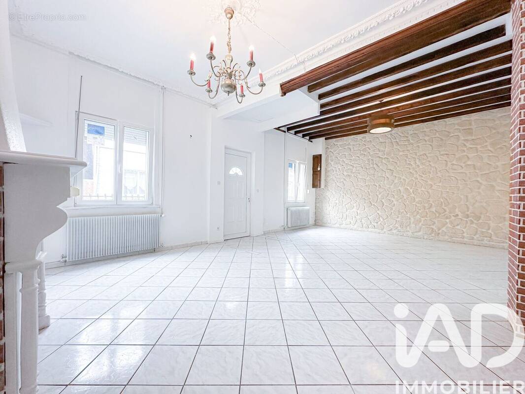 Photo 1 - Maison à ANICHE
