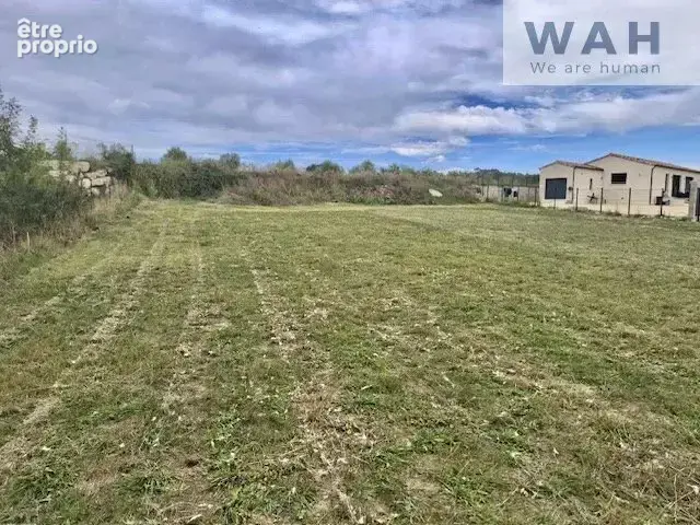 Terrain constructible viabilisé - 821m2 - Saint-Césaire-de-G - photo 3