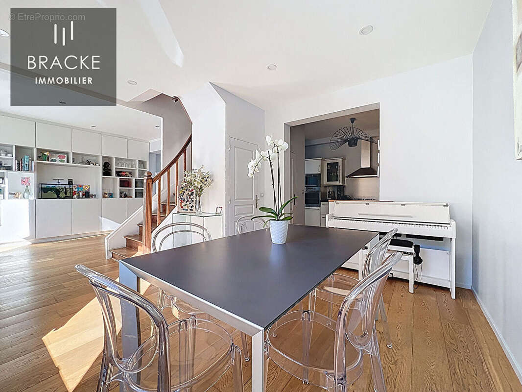 Maison à COURBEVOIE