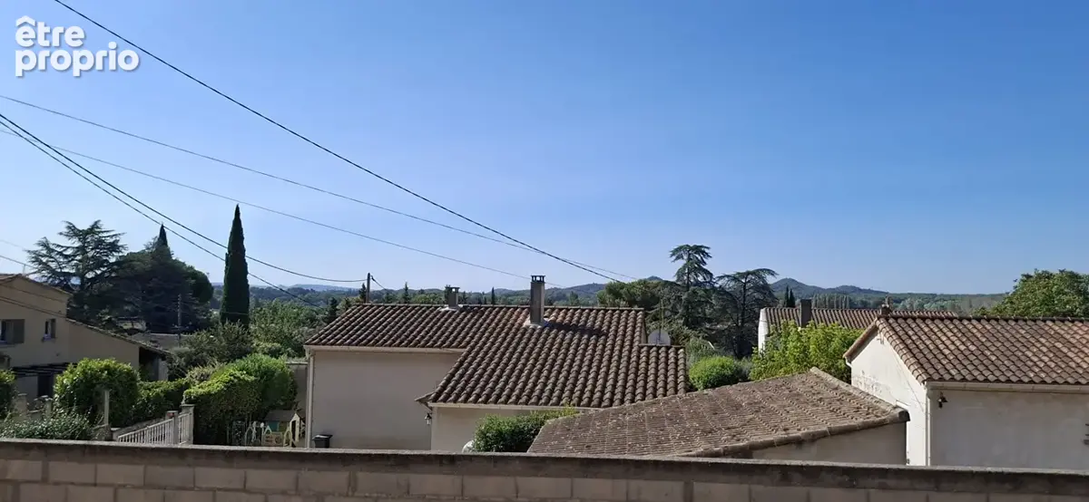 Montfrin Villa garage et terrain - photo 14