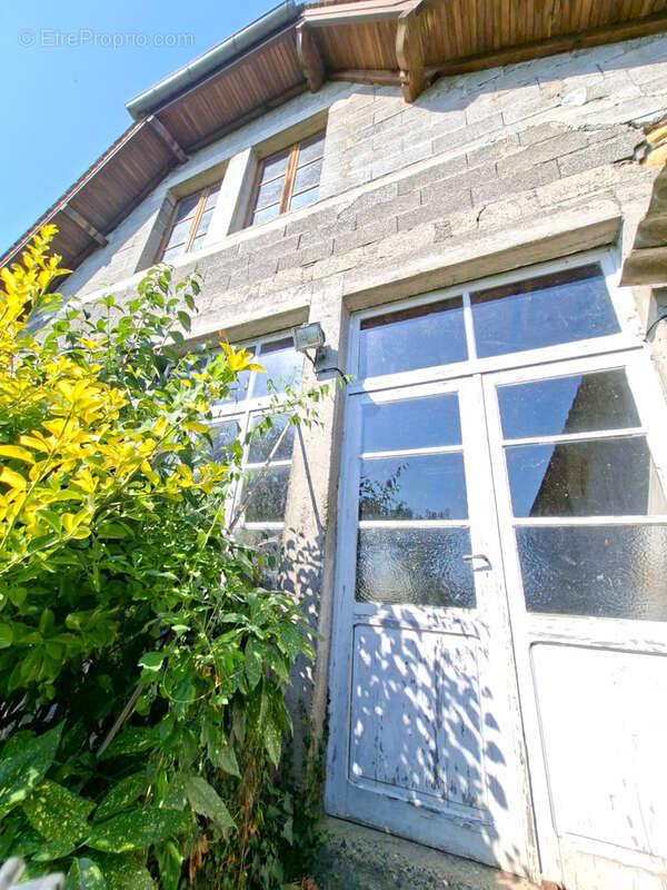 Grande maison de 130 m2 avec garage, dépendance et vastes abris sur jardin clos   Lagor (64170) - photo 18