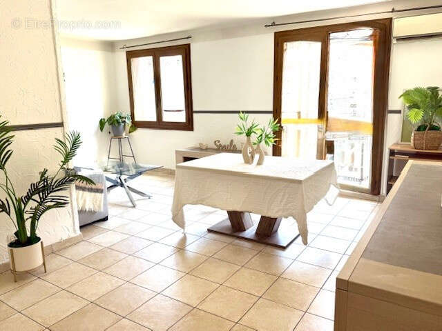 Appartement à MARSEILLE-5E