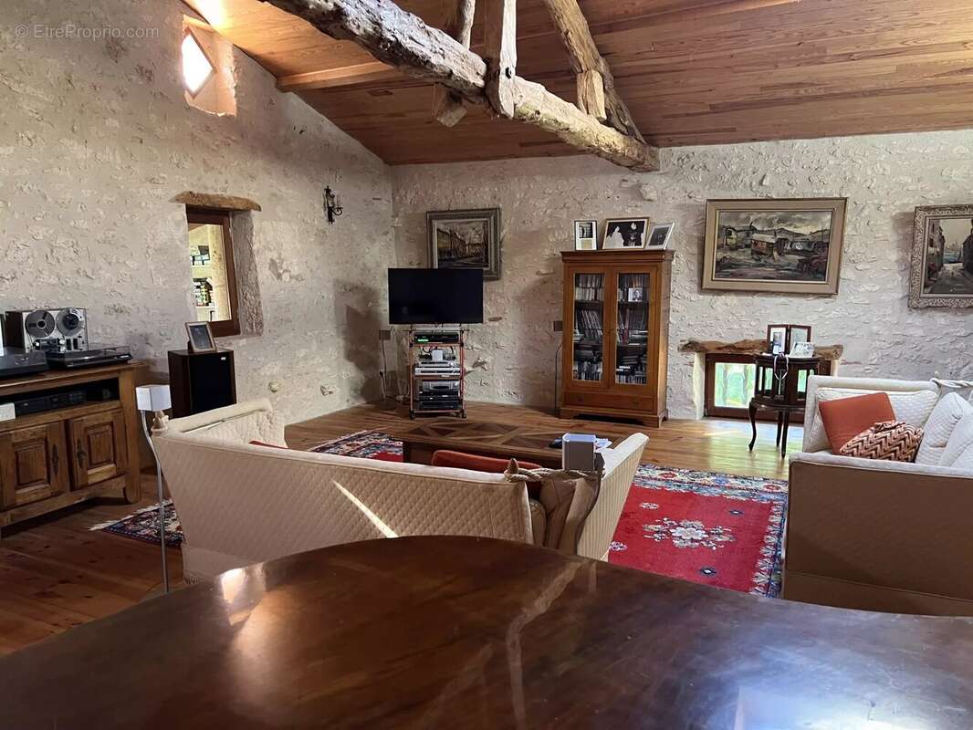 Maison à SAINT-CLAR