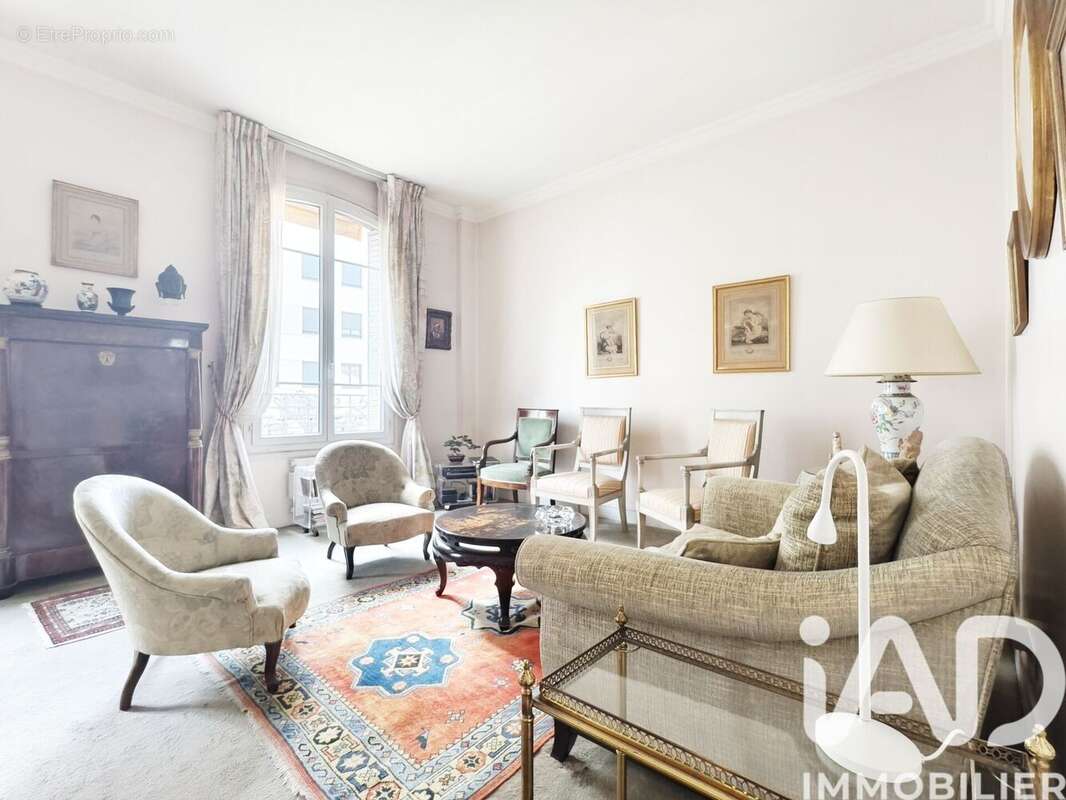 Photo 4 - Appartement à SURESNES