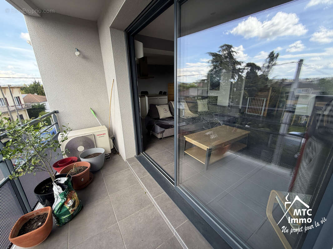 Appartement à MEYZIEU