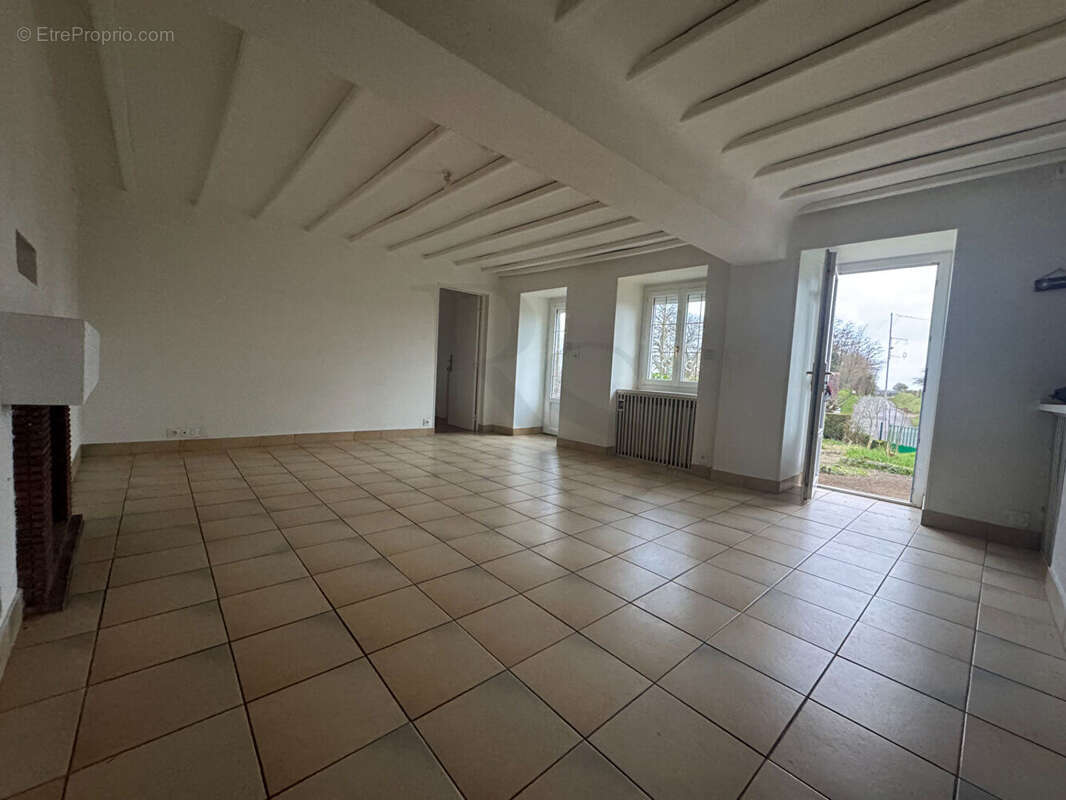 Maison à SAINT-BOMER-LES-FORGES