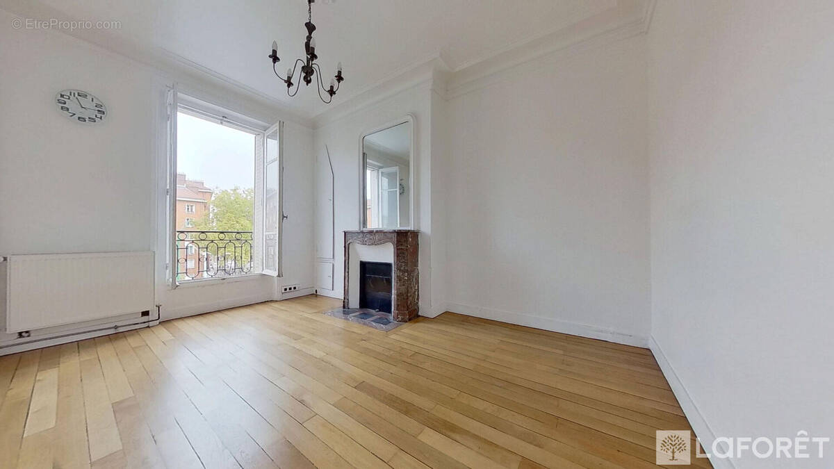Appartement à PARIS-17E