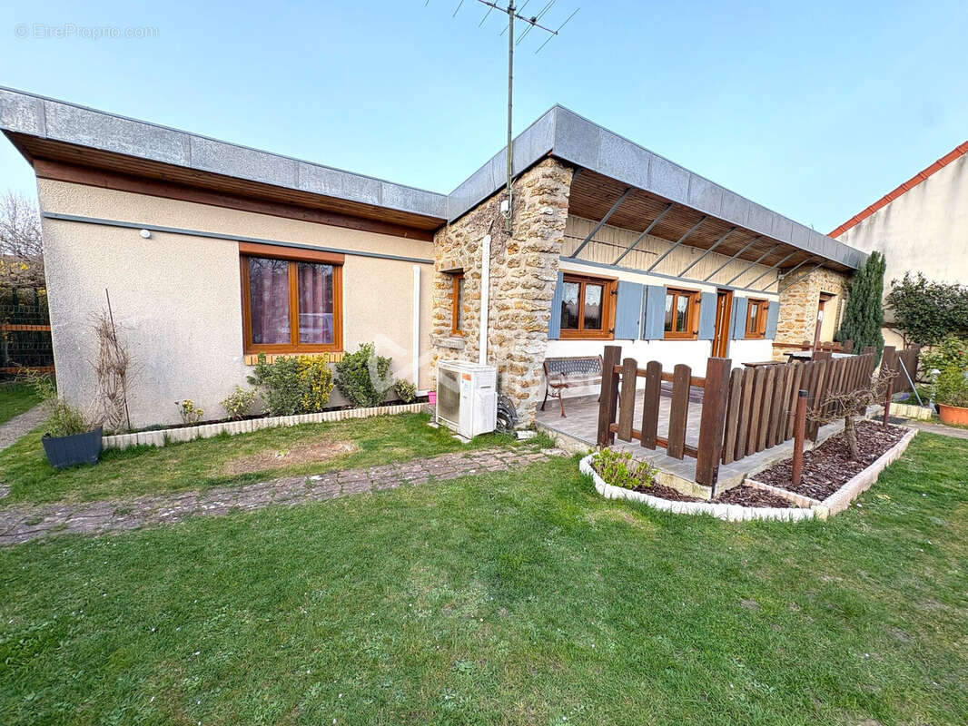 Maison 114 m² à Fontenay-Tresigny  - photo 3