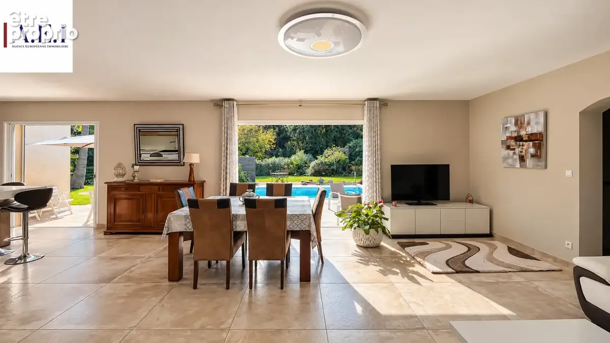 La Seyne sur mer - Fabrégas - Villa de plain-pied avec piscine & garage - photo 9