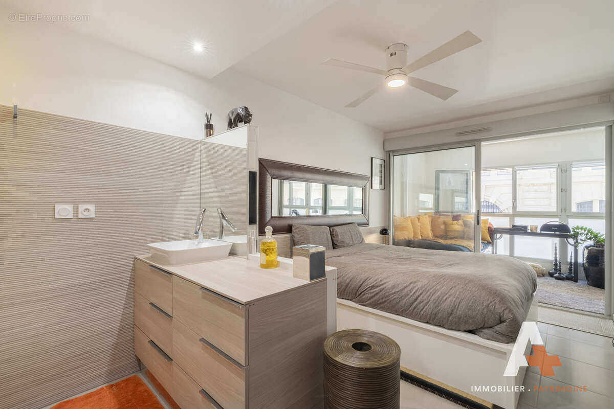 Appartement à MARSEILLE-2E