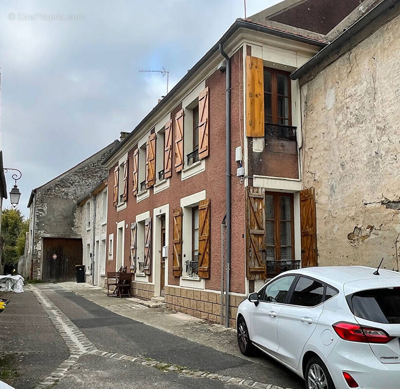 Maison à CHAMPEAUX