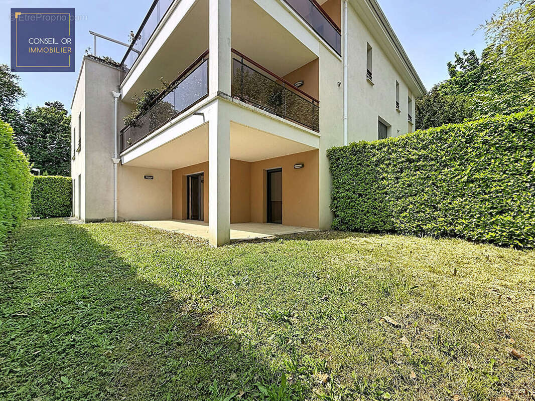 Appartement à SAINT-GENIS-LAVAL