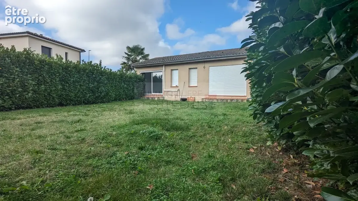 Centre Roquettes :Maison avec 315 m2 Jardin - photo 2