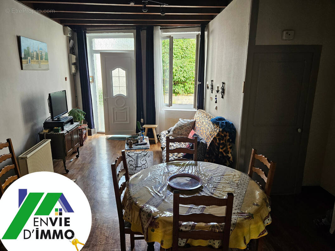 Maison à LE VANNEAU-IRLEAU