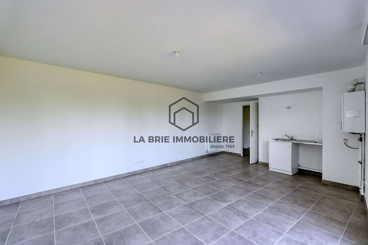 Appartement à CHENNEVIERES-SUR-MARNE