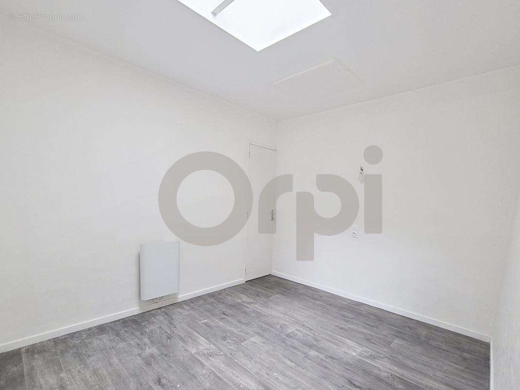 Maison à LE LARDIN-SAINT-LAZARE