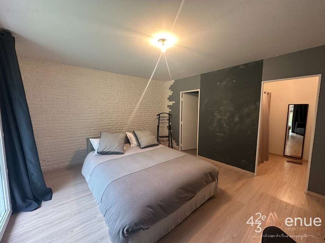 Maison à SAINT-GENEST-LERPT