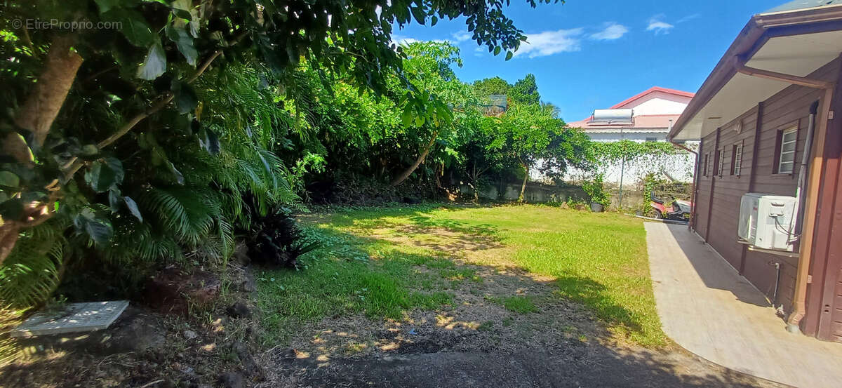 Maison à CAPESTERRE-BELLE-EAU