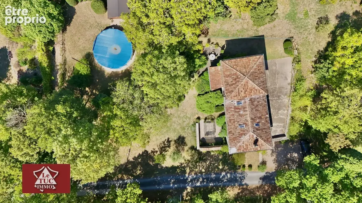 Maison en pierre avec garage, piscine et jardin. - photo 7