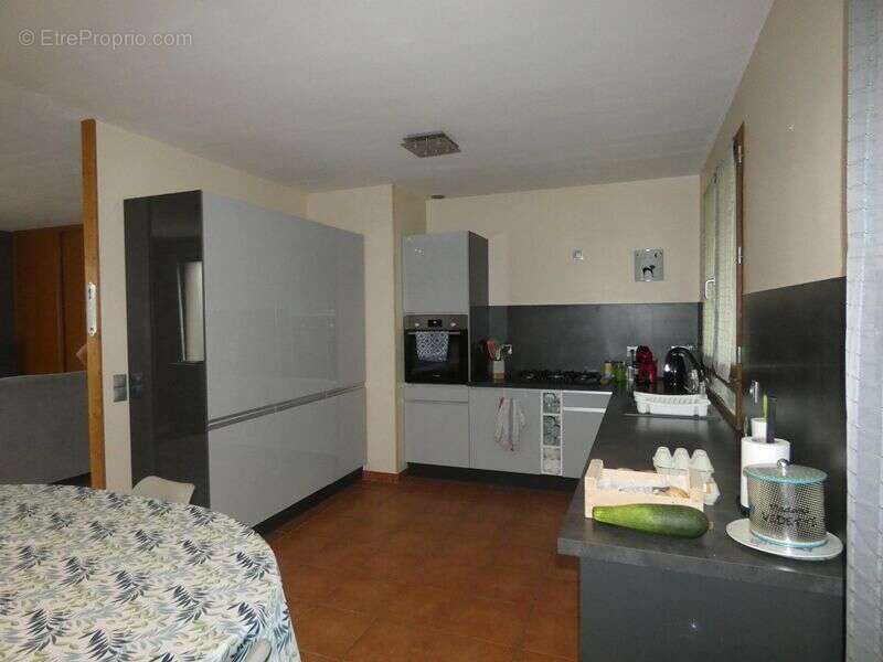 Maison à SAINT-LAURENT-DU-CROS