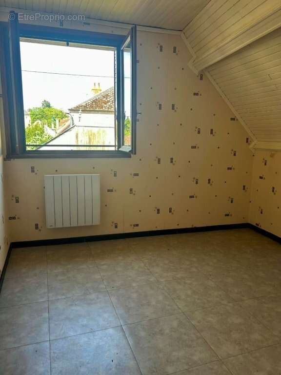 MAISON COEUR VILLAGE - 5 pièces - Garages - dépendance sur terrain constructible - photo 11