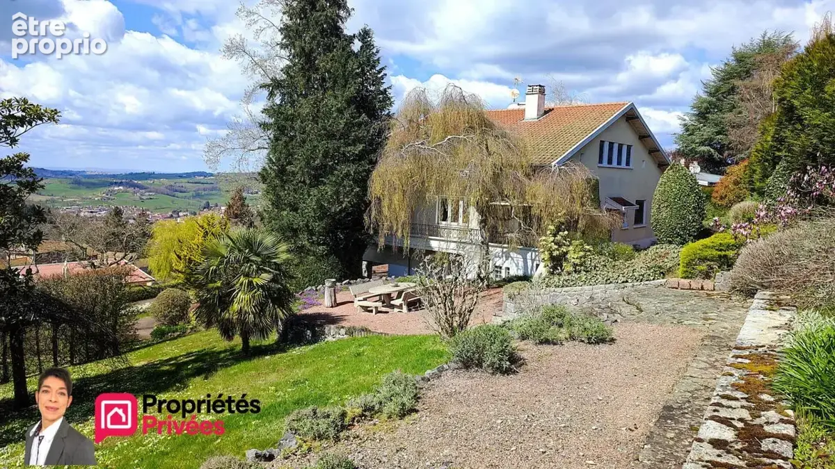THIZY-LES-BOURGS (69240)  Maison individuelle 223 m² habitables, terrain 2000 m², 4 chambres, garages, annexes - photo 2