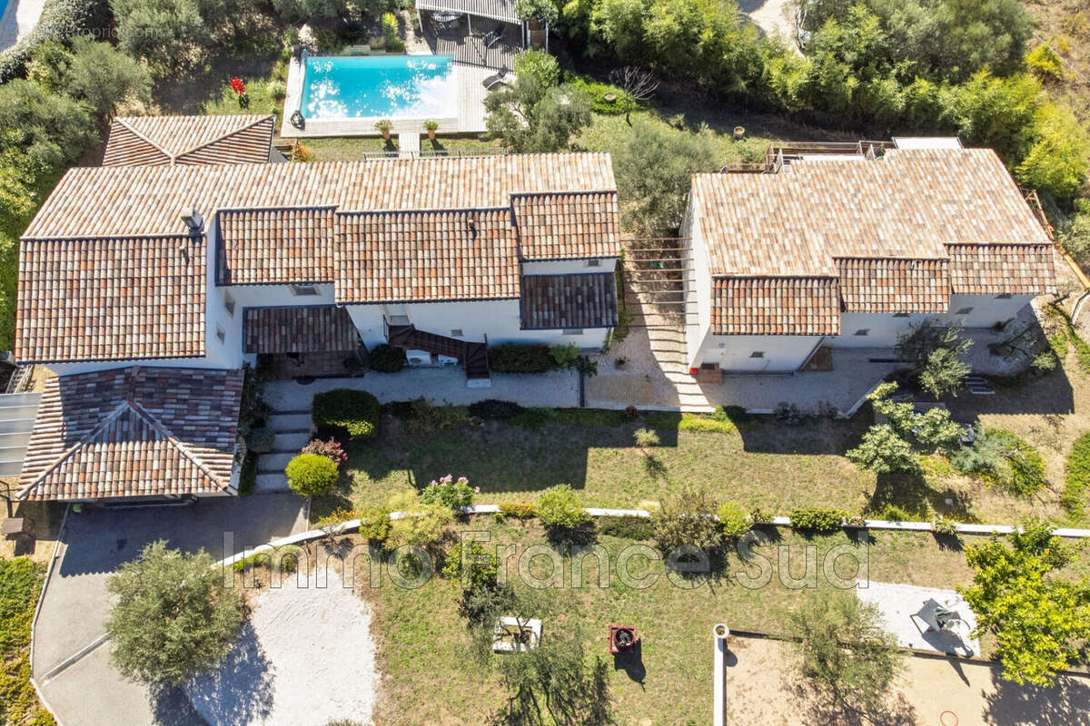 Maison à LA GARDE-FREINET