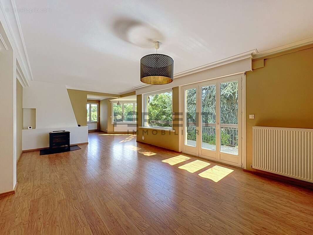 Maison 226 m² à Charleville-Mezieres  - photo 5