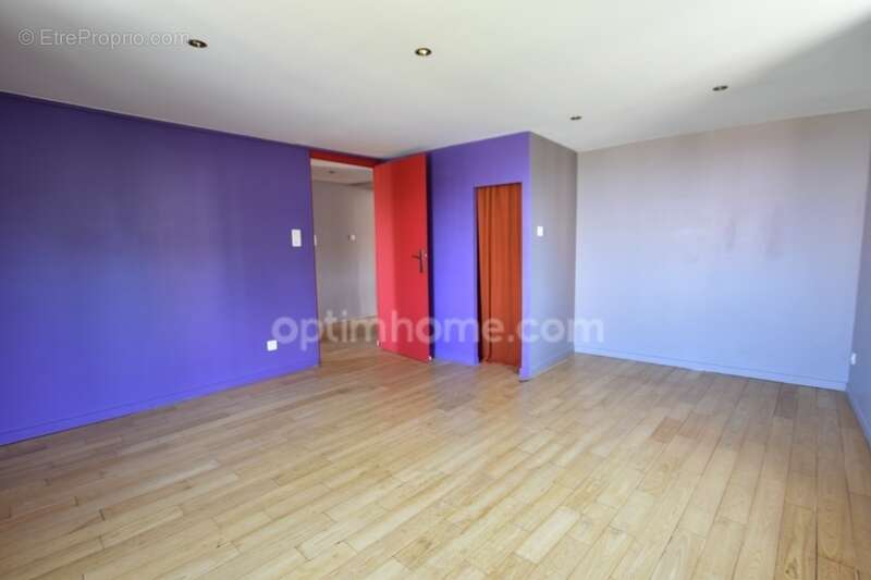 Maison à EGLISENEUVE-PRES-BILLOM