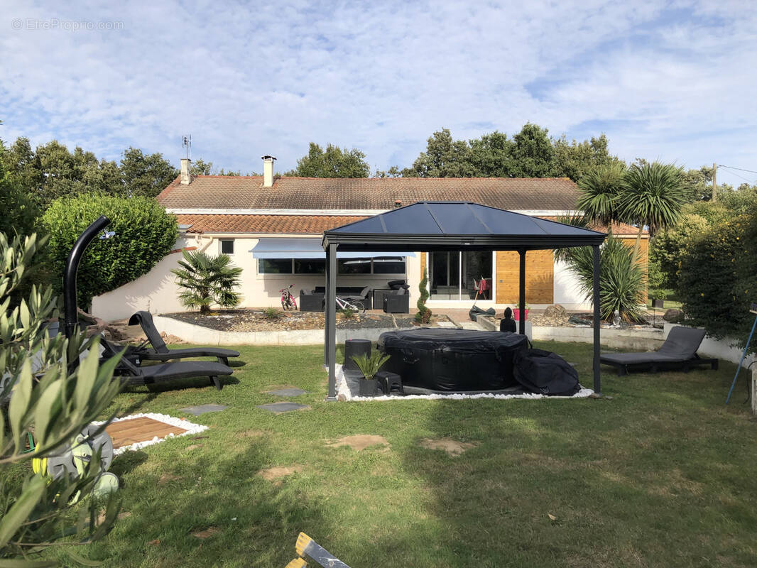 Maison à LE GIROUARD