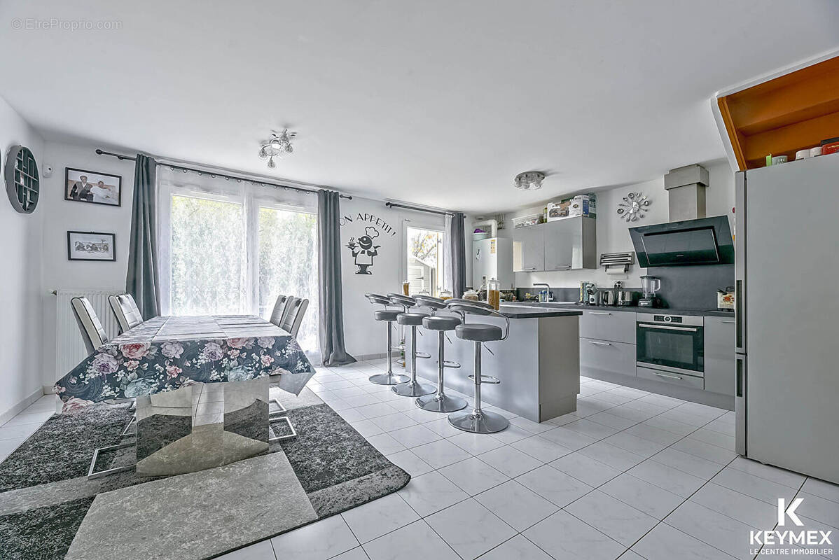 Maison à MERY-SUR-OISE