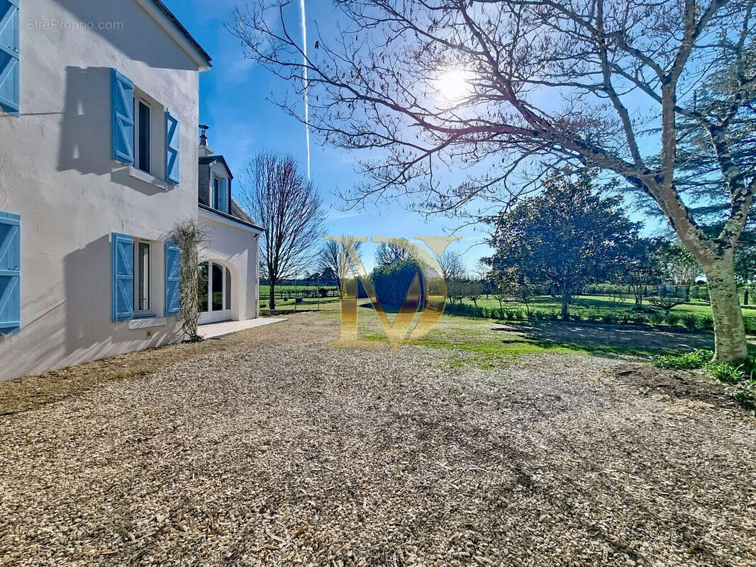 Maison à CERE-LA-RONDE