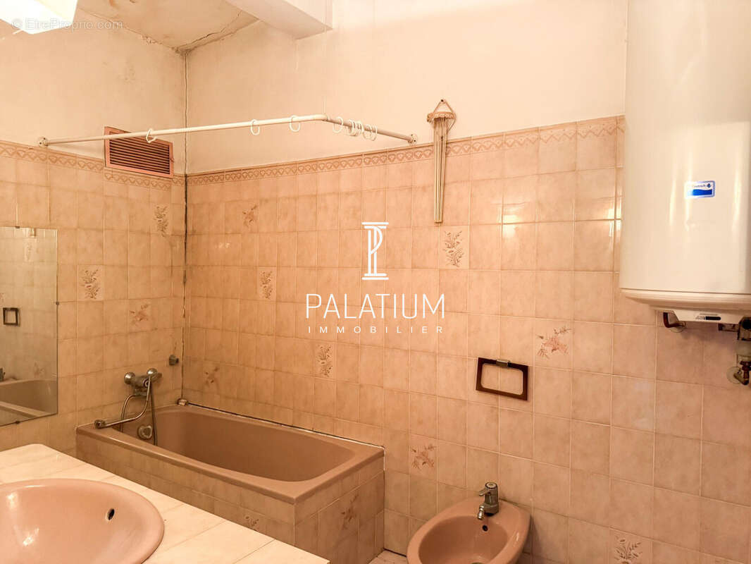 Appartement à PEYRUIS