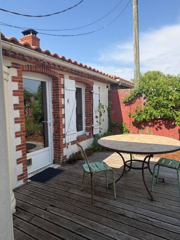 Maison à LE LANDREAU