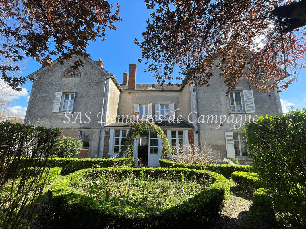 Maison à LES AIX-D'ANGILLON
