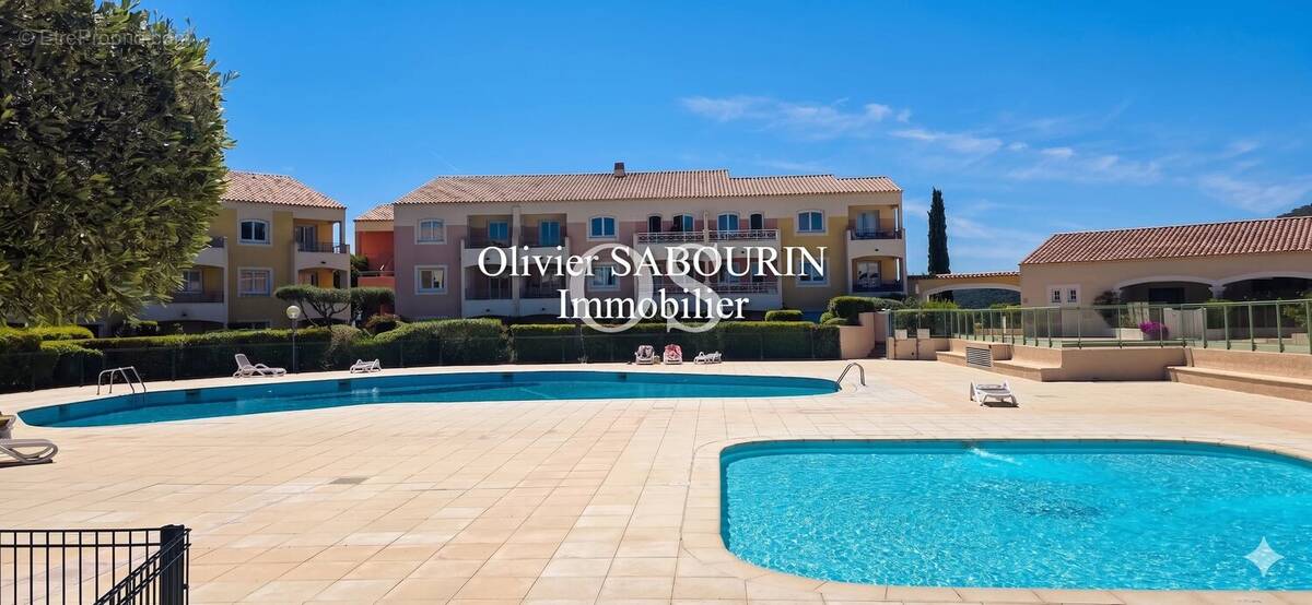 Appartement à ROQUEBRUNE-SUR-ARGENS