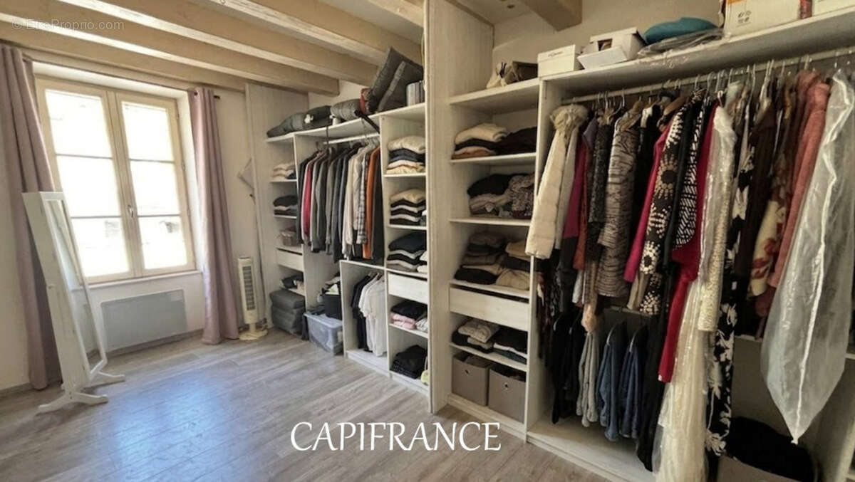 Maison charentaise en pierre - 120 m² habitables - 4 chambres + 1 bureau - TAILLEBOURG au coeur du village - photo 6