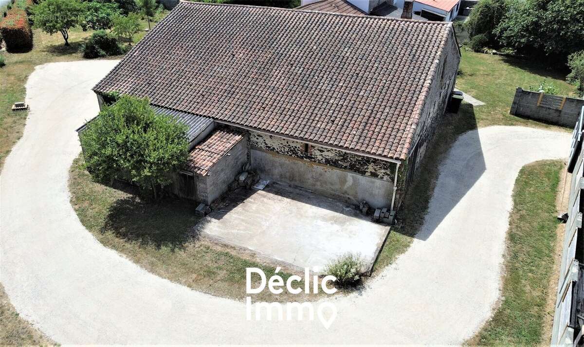 Maison à NIEUL-LE-DOLENT