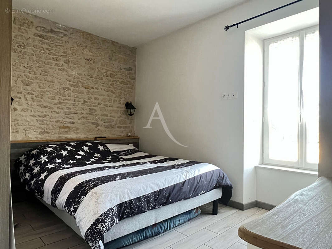 Maison à VOUILLE-LES-MARAIS