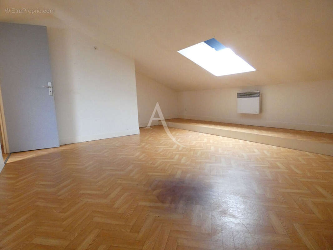 Maison à NEUVILLE-AUX-BOIS