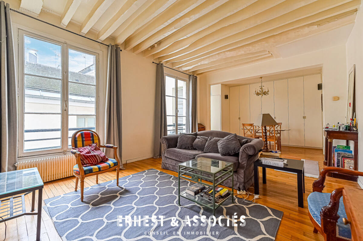 Appartement à PARIS-7E