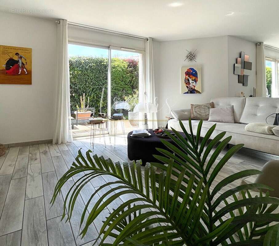 Maison à DIVONNE-LES-BAINS