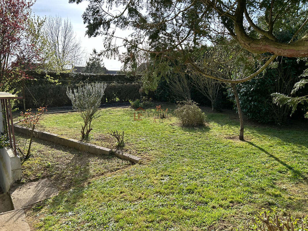 Maison à BELLENGREVILLE