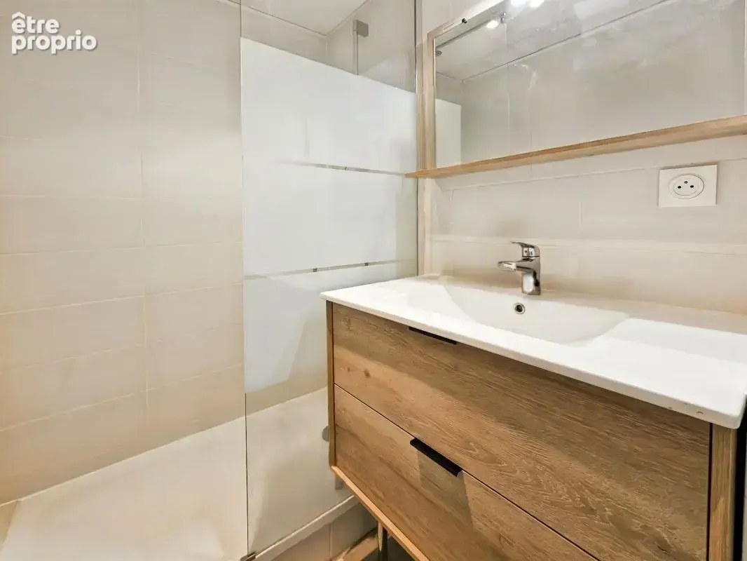 À Vendre à Uzès - T2 de 32m² vendu meublé - photo 6
