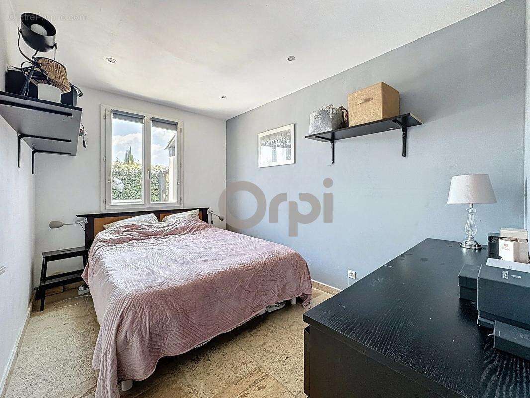 Maison à ROQUEBRUNE-SUR-ARGENS