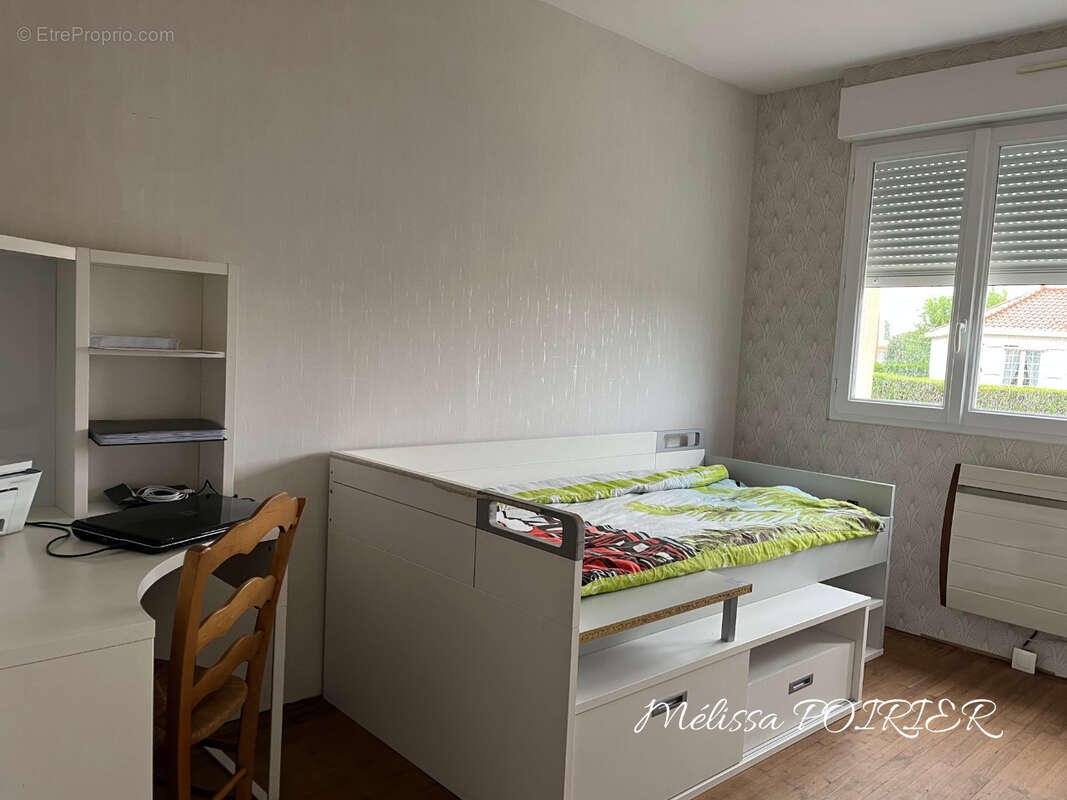 Maison à LES LANDES-GENUSSON