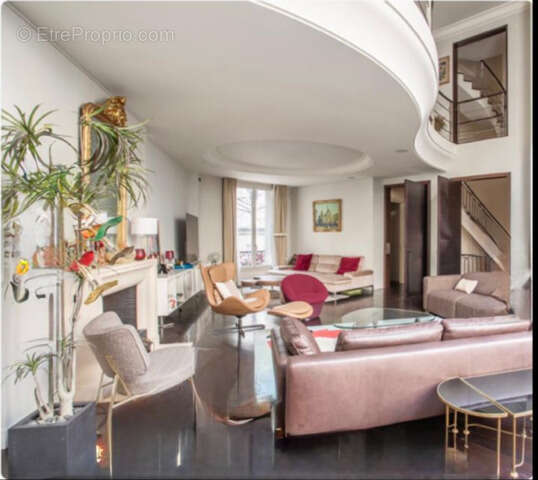 Maison à PARIS-8E