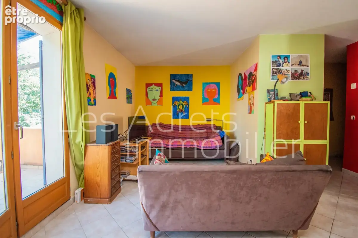 Maison au calme avec 4 chambres, grand terrain et superbe potentiel - photo 10